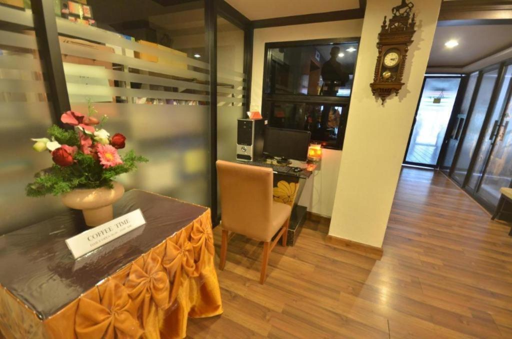 The Heritage Sathorn Suite Hotel Bangkok Exterior foto